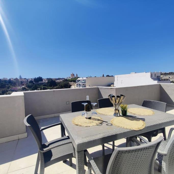 Appartamento Cozy Penthouse In Central Malta Balzan Esterno foto
